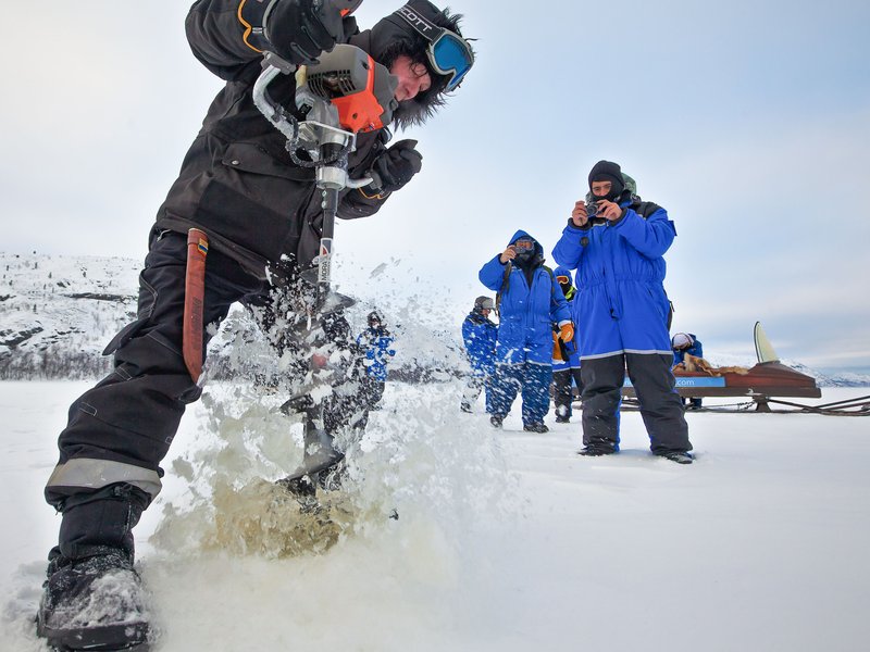 Image: Experience the Thrill of Ice Fishing in the UK's Finest Online Casinos